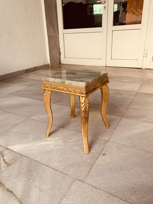 Винтидж масичка в стил Louis XV / Rococo с масивен мраморен плот