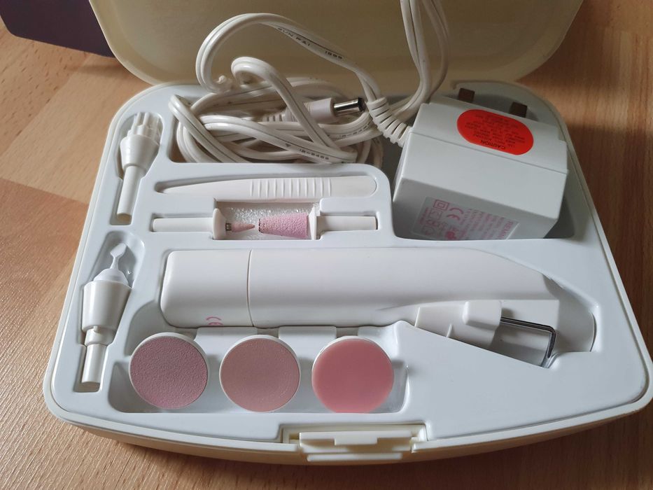 Set manichiură/pedichiură electric Remington Shapely Nails