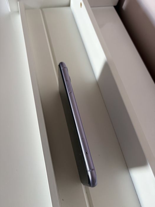 Vând iPhone 11 – stare foarte bună, perfect funcțional!