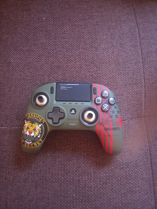 Controler nacon care are lipsă joystick-uri