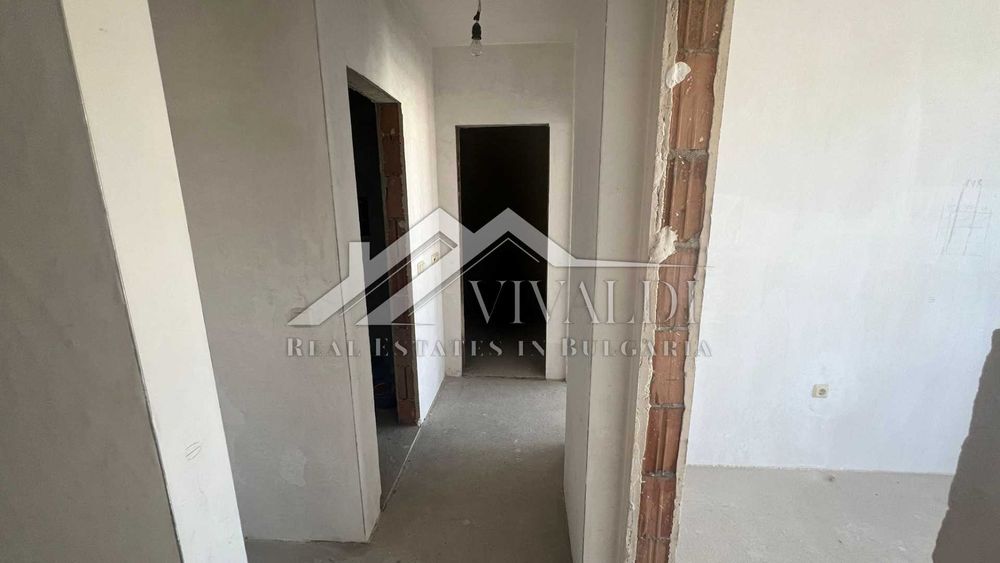 Продава се Тристаен апартамент в Варна, Левски - 86 кв.м за 2547 €/кв.м - Снимка #13