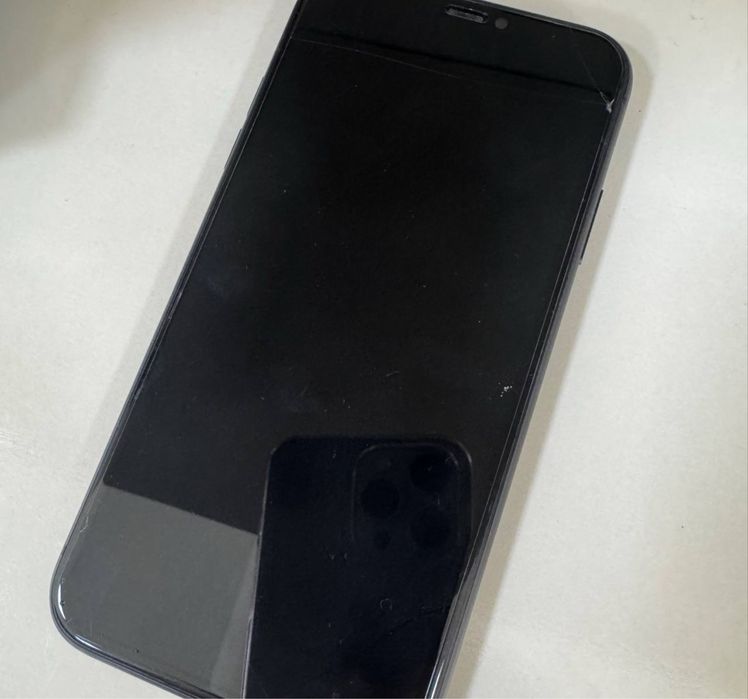 Iphone 11 sotiladi srochnna narxini kelishamiz