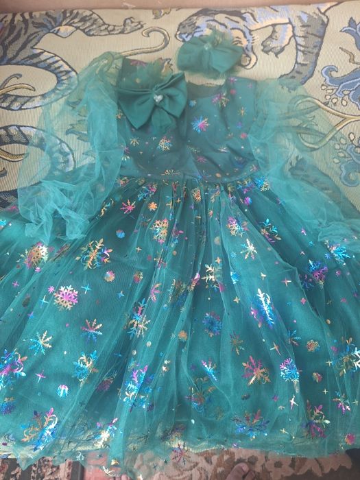 Продам платья на девочку