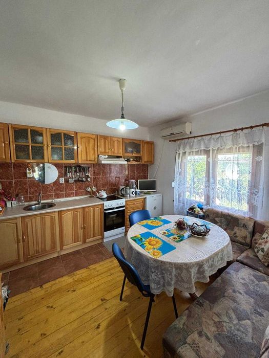 Продава се Къща в с. Суходол, община Средец