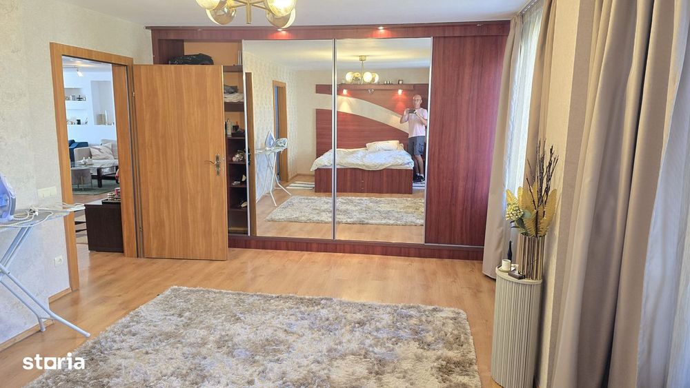 Vand apartament 3 camere decomandat Deva, Dorobanti, etaj 1, mobilat