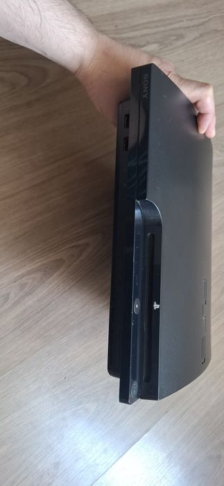 PS3 slim продаётся СРОЧНО не в рабочем состоянии.