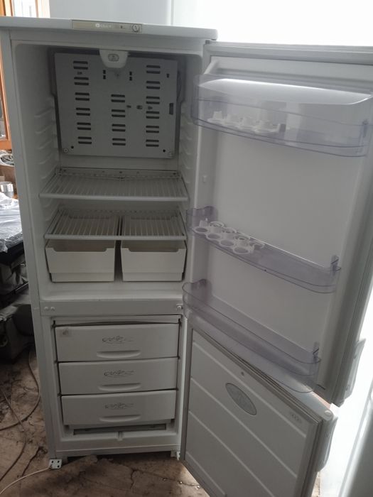 Холодильник Бирюса