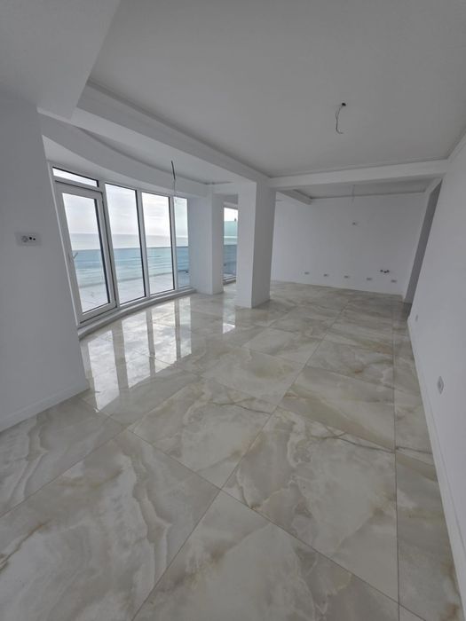 Apartament 3 camere Mamaia White Titanic