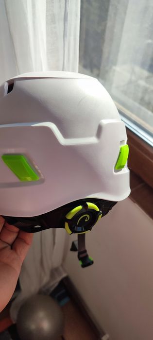 Casca echipamente de munte