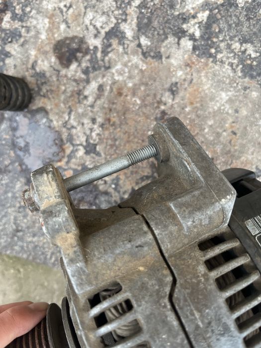 Генератор Volkswagen Golf 3