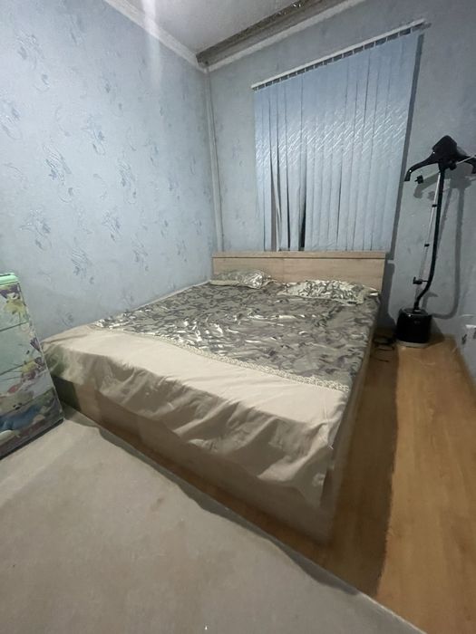 Шифонер айнасымен кровать жақсы бағада.