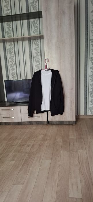 Продам костюмы спортивные