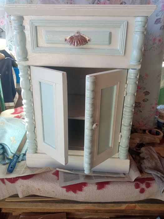 Продам.две.этажерки.и.тумбу.