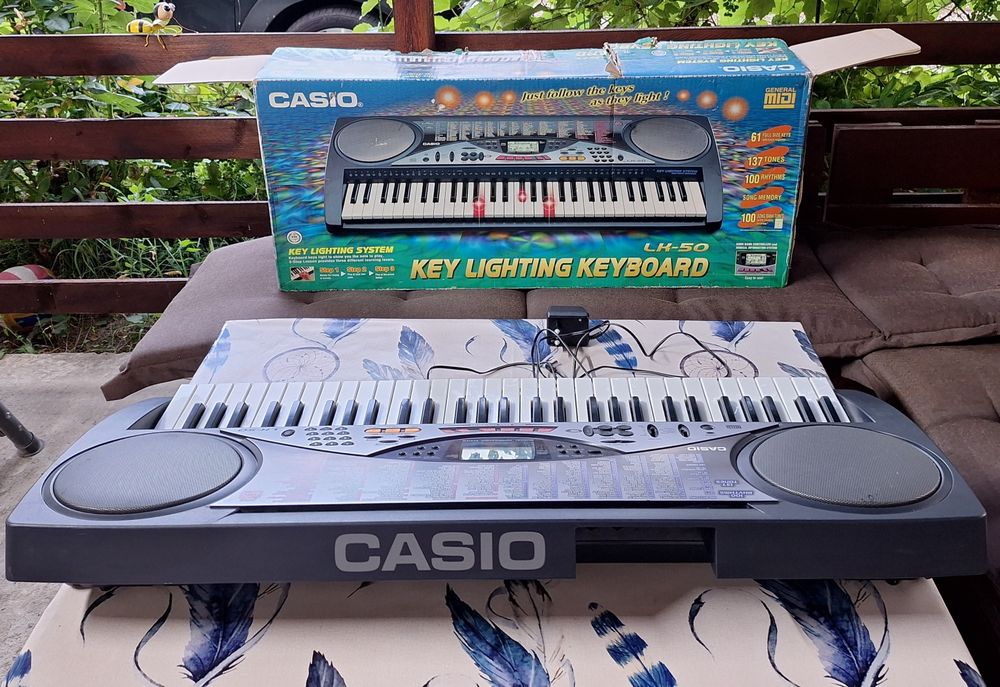 Orga Casio LK-50 – 61 clape luminoase – Stare foarte bună