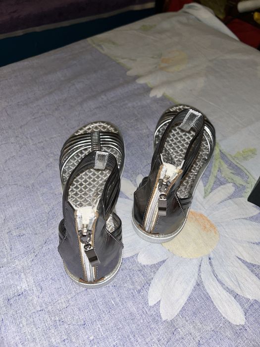 Босоножки детские