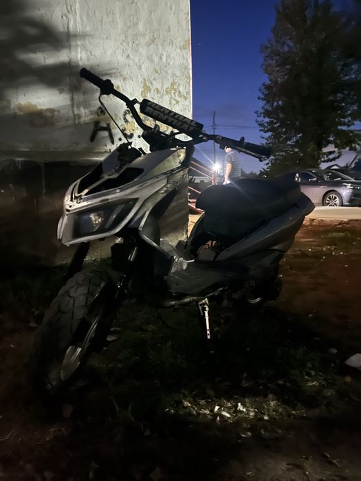 Продам м8 скутер