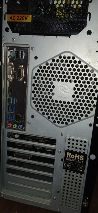 Vand/schimb Pc gaming