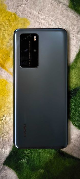 Продавам Huawei P40 Pro 256GB в перфектно състояние