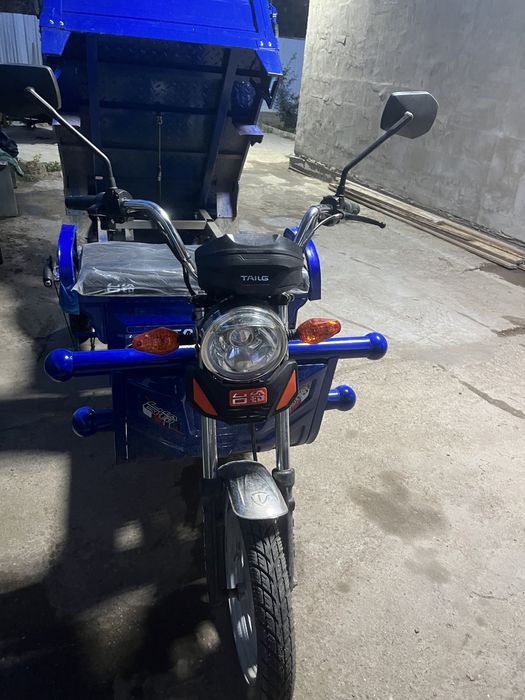 Электроскутер с кузовым