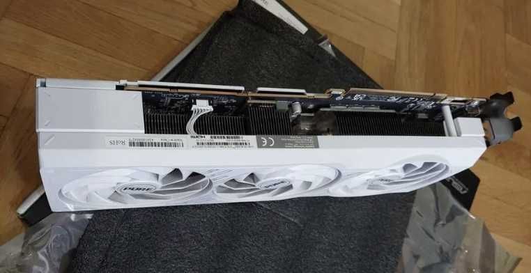 RX 7700 XT 12GB - Gigabyte Gaming OC, Sapphire Pure Gaming OC