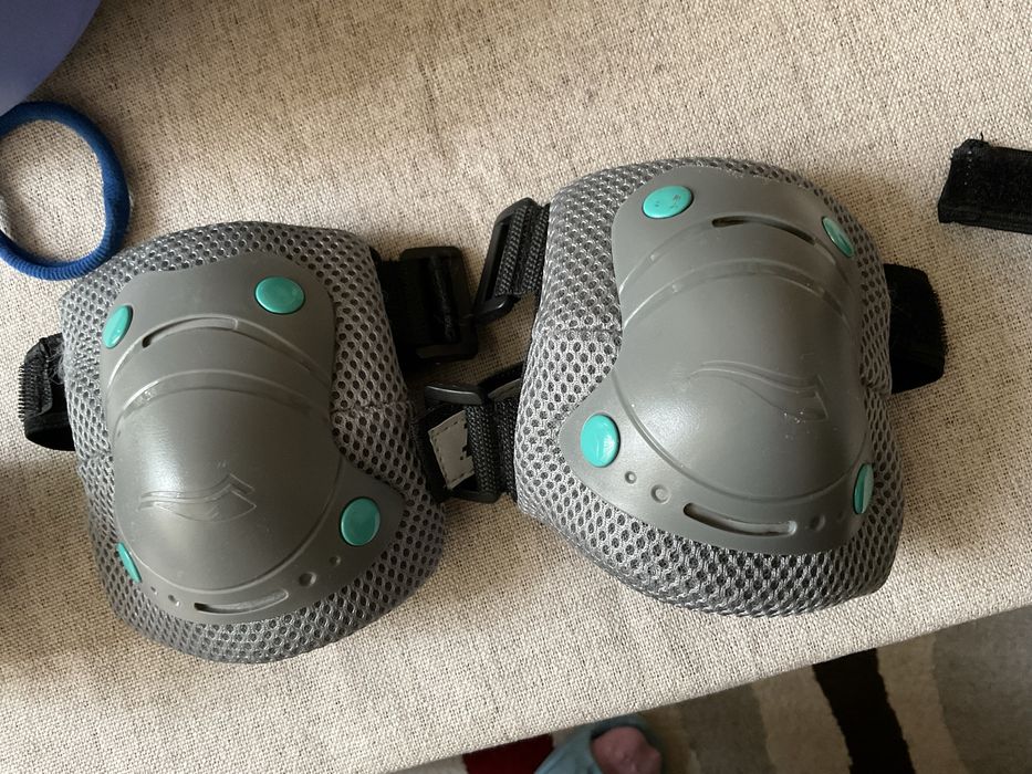 CRIVIT комплект наколенки,предпазители за длани ,лакти.За възрастни.