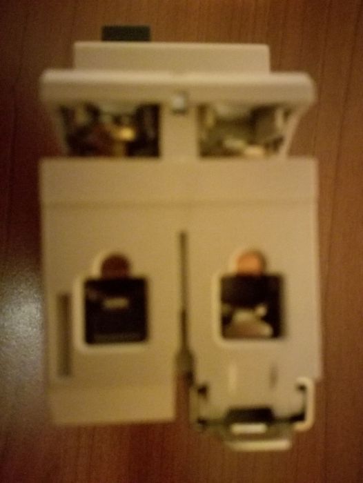 Hager-автоматичен прекъсвач 2/3 полюсен-НОВ