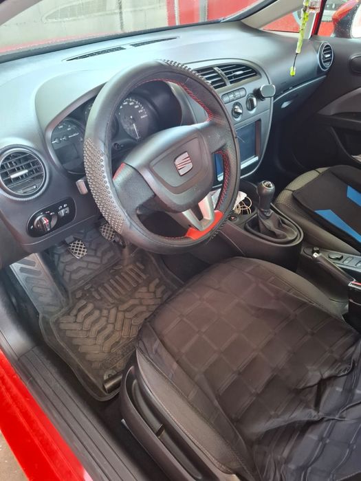 SEAT Leon 2011 — imagine 3