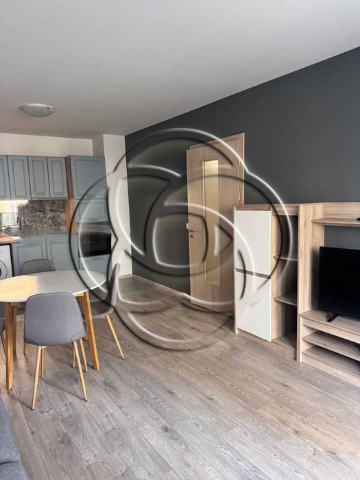 Чисто нов апартамент до Медицински университет