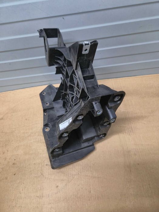 Suport trager stanga Mercedes GLE W167 gls x166 c167 cod A1676206601