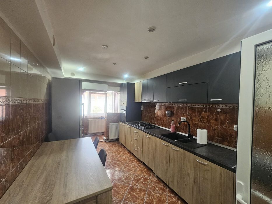 Apartament 4 camere