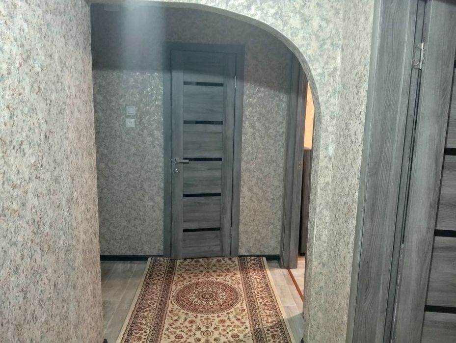 4-комн на 8 мкр 2 этаж