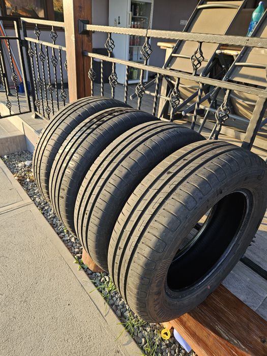 Vând cauciucuri vară 185/65 R15