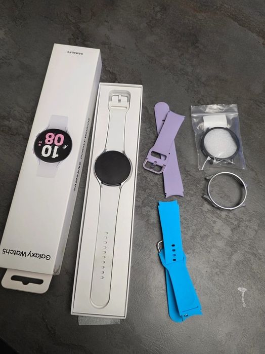 Vând  samsung galaxy watch 5 44 mm LTE eSim, Bluetooth, WiFi, GPS, nfc