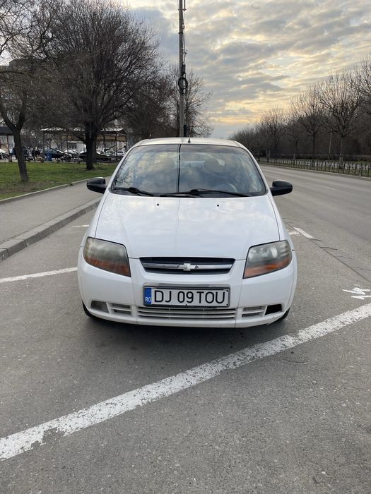 Se vinde chevrolet aveo 1.2 hatchback