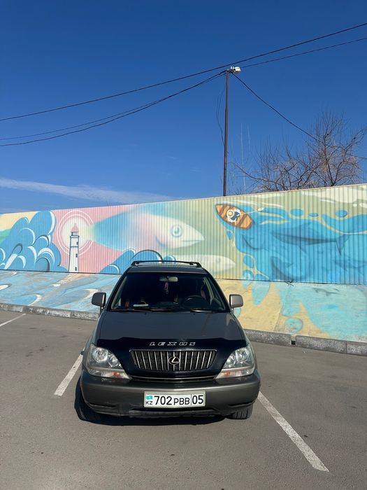 Продам машину Lexus RX 300
