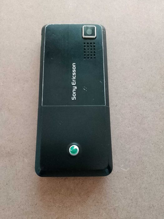 Sony Ericsson T250i, бг меню (+кабел и слушалки)