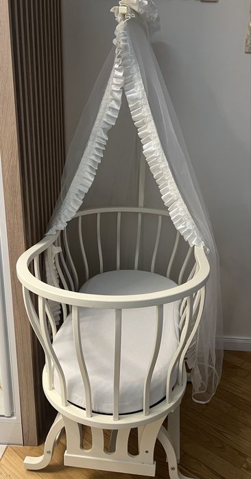 Бебешка дървена люлка