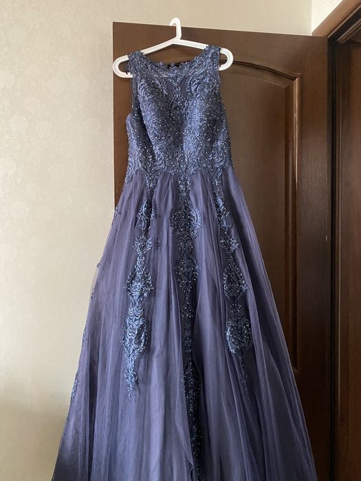 Вечернее платье