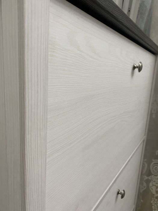 Обувница высокая