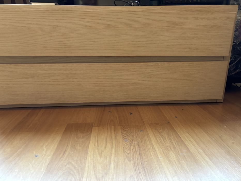 Продавам скрин изключително запазен-130 лв