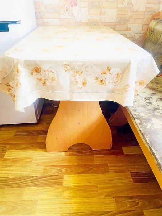 Стол со сиденьями