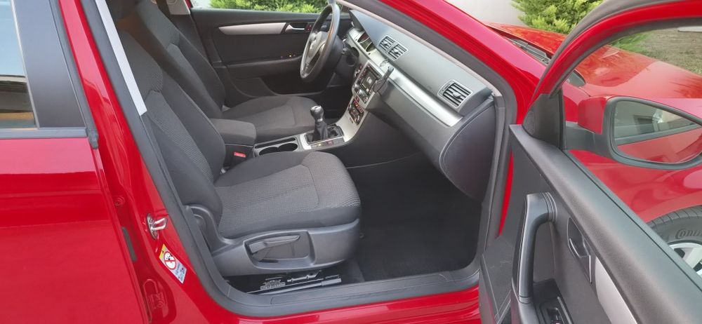 VOLKSWAGEN Passat 2011 — imagine 4