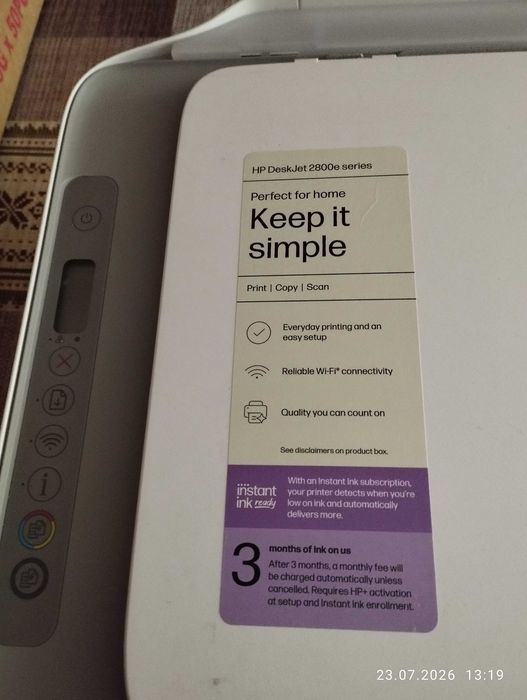 Продавам 2 броя принтери hp  deksk jet2800e series