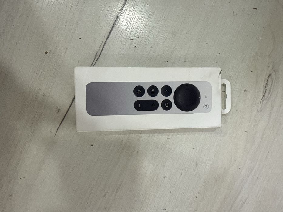Telecomanda Siri Remote, Apple, 3rd Generation, USB-C, pentru Apple TV Model A2854, argintiu/negru , noua , nefolosita !