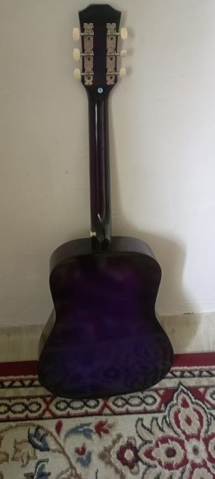 Акустическая гитара