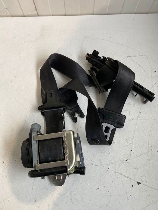 Centura stanga fata VOLVO V60 S60 2011-2018 39800481