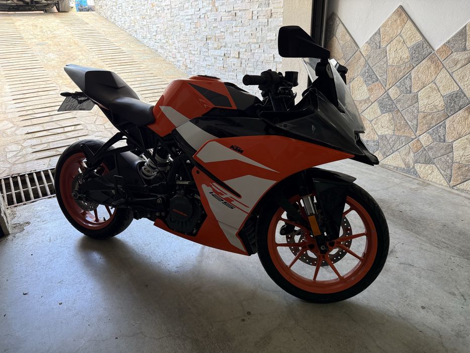 Ktm rc 125 2017.