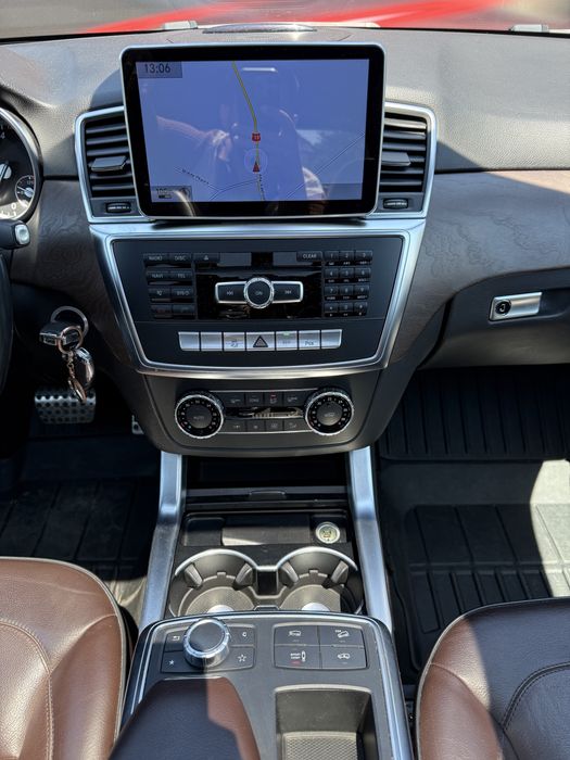 Mercedes Ml 350 D  / harman kardon / airmatic / 4 matic / perne / paniramic / credit / rate / garantie / avans 0
