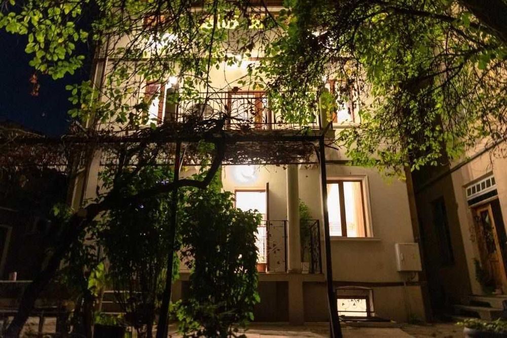 Продава се Къща в София, Център - 143 кв.м за 4546 €/кв.м - Снимка #4