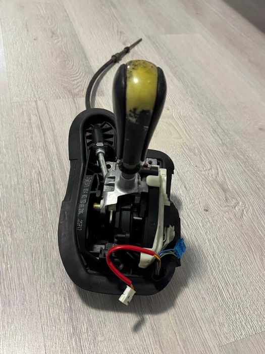 Schimbător selector viteze automat BMW E87 E81 120d 6HP19 cod 7603621